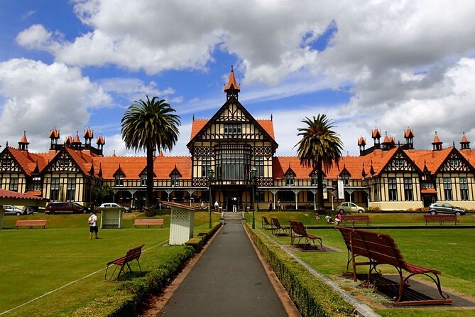 2 Day Tour Auckland to Hobbiton, Waitomo, Rotorua and Taupo - Huka Falls tracks: classic falls, built-in access