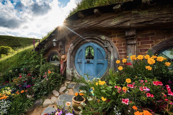 3 Day Waitomo Caves, Hobbiton Movie Set and Rotorua Tour from Auckland - Key things that make this tour worth your time