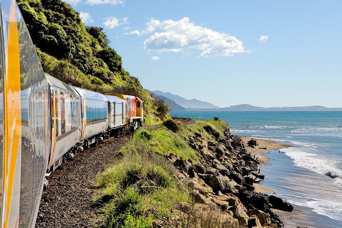 5-Day New Zealand North and South Island Highlights Tour - Coastal Train to Kaikoura: The Seasonal Rail Segment That Makes It Special