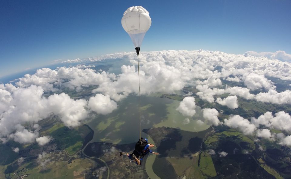 Auckland: 13000, 16000, or 18000-Foot Tandem Skydive - Weather, Clothing, and Comfort Tips That Matter at Altitude