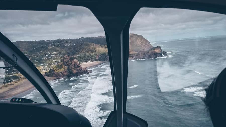 Auckland: 36 min scenic helicopter flight - Coast to Coast - Devonport, North Head, and the Rangitoto crater finish