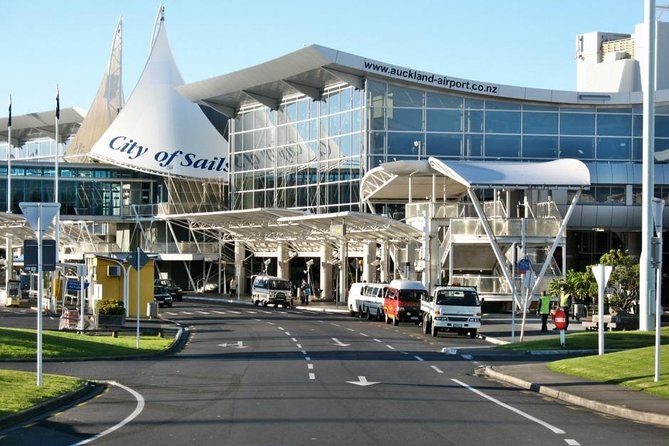 Auckland Airport Private One-Way or Round-Trip Transfer - Timing, Delays, and Auckland Traffic: Why a Driver Matters