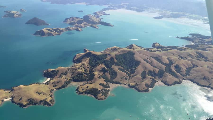 Auckland: Auckland City & Hauraki Gulf Scenic Flight - Harbour Bridge, Davenport Naval Base, and North Head