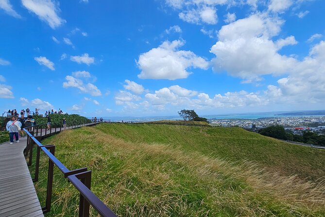 Auckland City Halfday Guide Tour - Parnell Rose Gardens: a calm end with color and scent