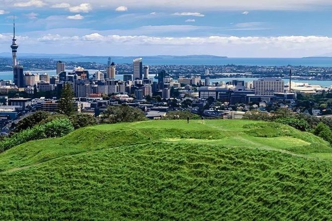 Auckland City Private Tour for Couples. Be chauffeur driven with added extras. - Stop 1: Maungawhau / Mount Eden for big skyline payoff