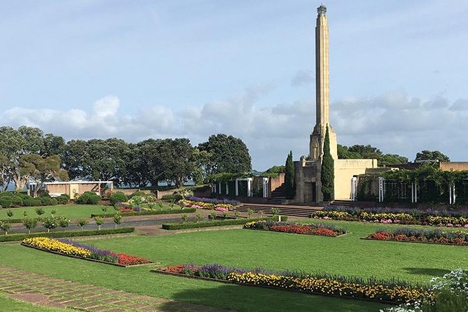 Auckland City Private Tour for Couples. Be chauffeur driven with added extras. - The 9:00am start and the “up to five hours” rhythm