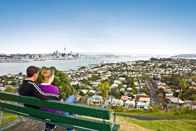 Auckland City Tour & Kumeu Wine Country Includes Wine Tastings & Lunch - Morning in Central Auckland: Queen Street, Ponsonby, and the Domain