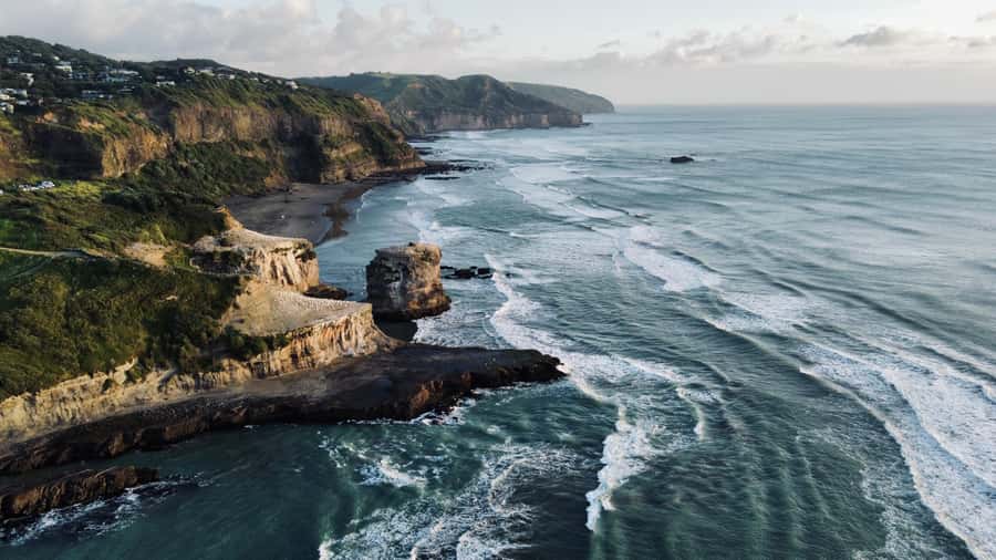 Auckland: Group Surfing Lesson with Muriwai Surf School - The first stage: gear basics, stance coaching, and getting safe in the sand