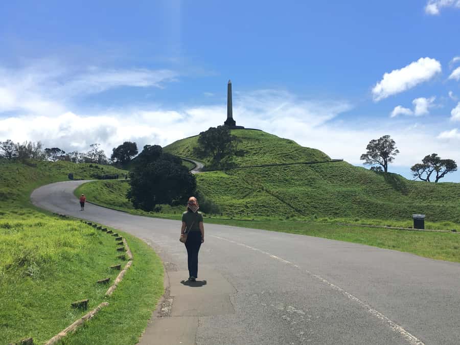 Auckland: Half-Day Auckland Volcanoes Tour - One Tree Hill (Maungakiekie): A Guided History Moment on the Skyline