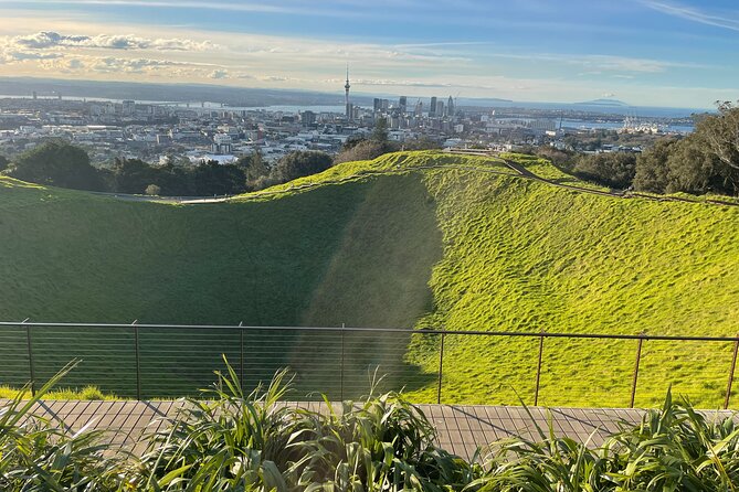 Auckland Highlight Attractions Small Group Tour - How Sam’s Guide Style Makes the Tour Feel Bigger Than 4 Hours