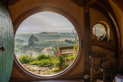 Auckland: Hobbiton & Waitomo Caves Small-Group Tour & Lunch - Hobbiton Movie Set: More Than Just a Photo Stop