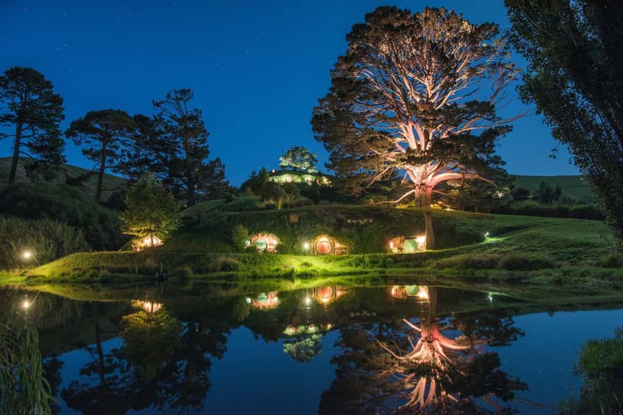 Auckland: Hobbiton & Waitomo Glow Worm Caves Private Tour - Auckland pickup to “getting there with zero hassle”
