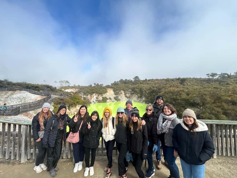 Auckland: Rotorua Highlights inc Wai-O-Tapu & Polynesian Spa - Wai-O-Tapu in about 90 minutes: Champagne Pool and mud pools