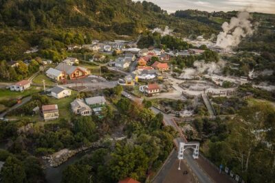 Auckland : Rotorua Living Maori Village with Haka and Hangi Lunch - Whakarewarewa Living Māori Village: geothermal sights with real cultural context