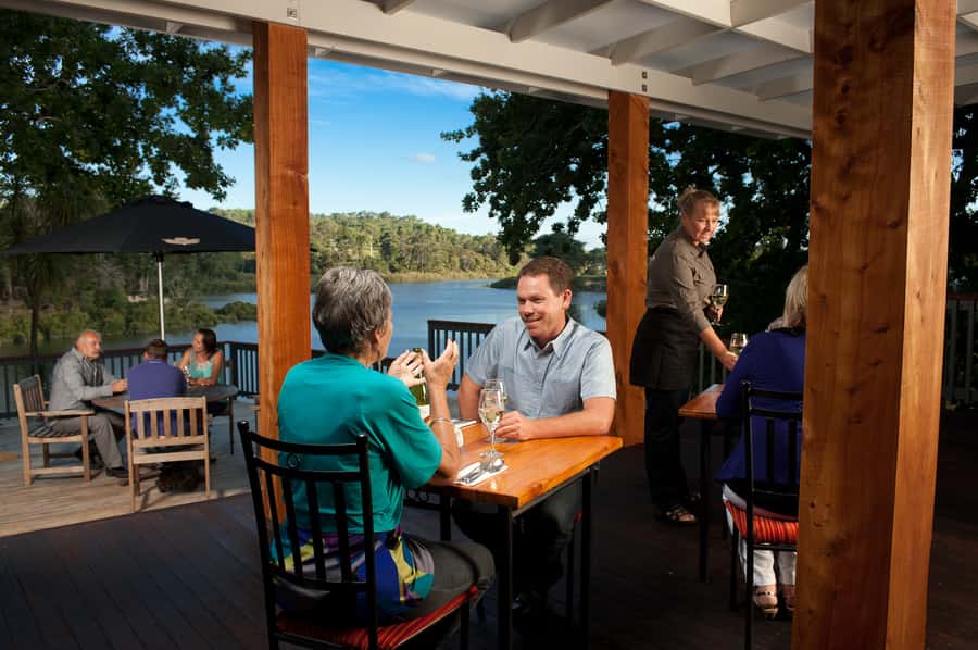 Auckland: Scenic Boat Cruise to the Riverhead Tavern - From Westhaven Marina to the Upper Waitematā: where the day begins