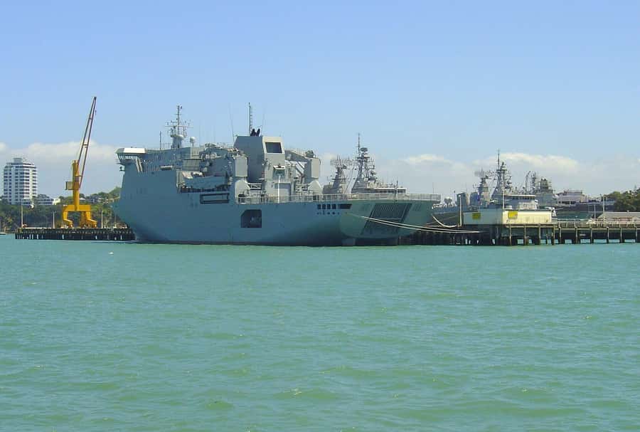 Auckland: Scenic Harbour Cruise with Live Commentary - The 90-minute route: Harbour Bridge, Sky Tower, and Devonport in motion