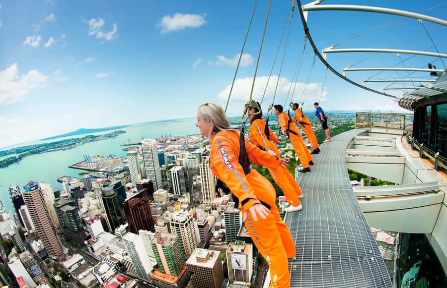 Auckland: Sky Tower SkyWalk - 192m High Edge Walk - Sky Tower SkyWalk: walking the 192m edge around Auckland’s icon