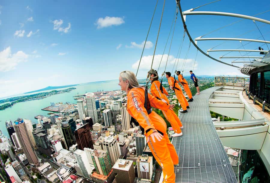 Auckland: SkyJump & SkyWalk Combo - How the 150 Minutes Usually Flow (Without Feeling Rushed)