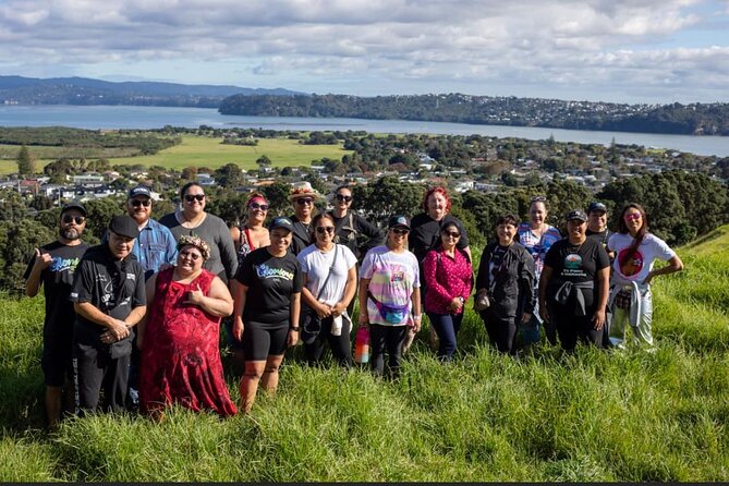 Auckland Urban Māori Experience with Transportation - Supporting artisans: taking home something real (and responsible)