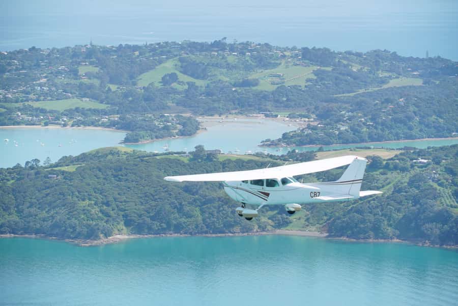 Auckland: Waiheke Island Wine and Food Tasting with Flights - Batch Winery: Lunch and Tastings With Auckland Views