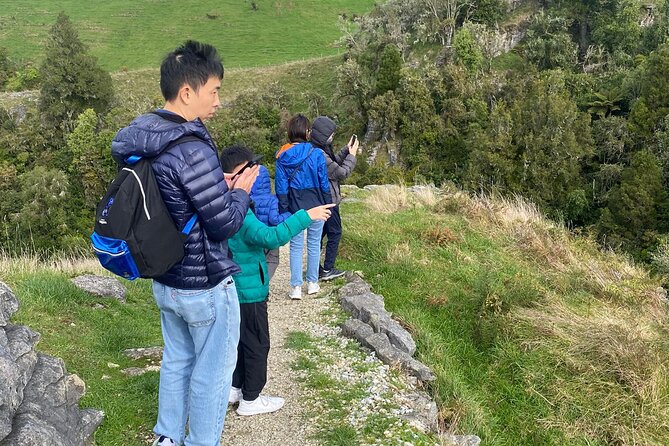 Auckland : Waitomo Spellbound Glow Worm Twin Caves Private Tour - Otorohanga lunch stop: how to handle food since lunch isn’t included