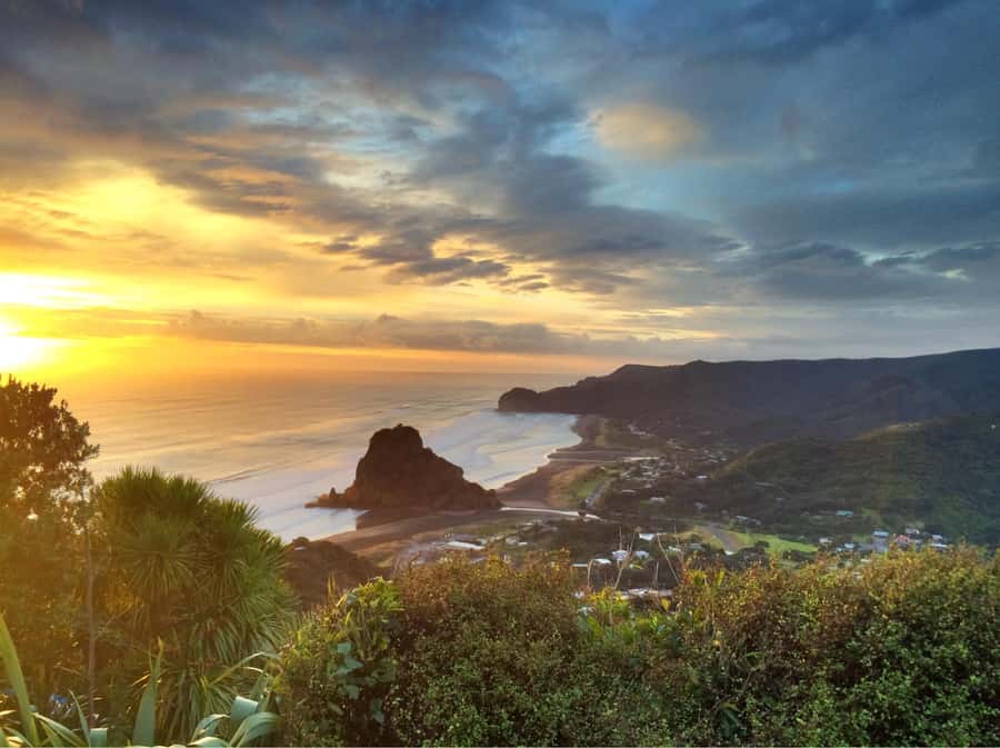 Auckland: West Coast Discovery - Why Piha, Lion Rock, and the Waitakere Ranges fit together