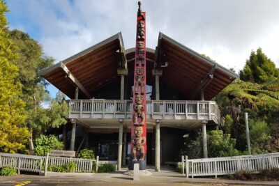Coast and Rainforest Eco-Tour from Auckland with Picnic Lunch - Mercer Bay Loop: Clifftop Walking With Real Stairs