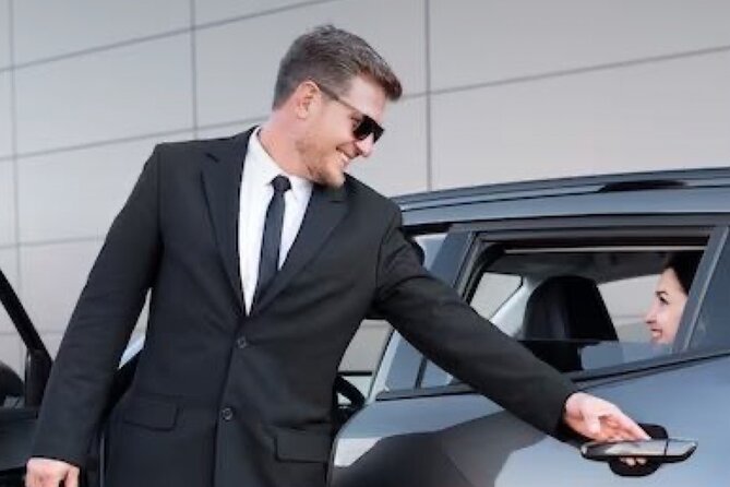 Direct & Quick Auckland Airport Transfer to/from Hotel in SUV - Auckland Airport to city in one smooth move (no taxi roulette)