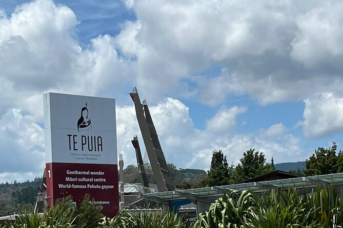 Ex Auckland: Rotorua Māori Village with Haka and Hot Springs - Van comfort, small group size, and why the guide makes or breaks it