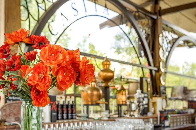 Flavours of Waiheke, wine, beer, spirits INCLUDES lunch - MAX 11 - Key points before you go