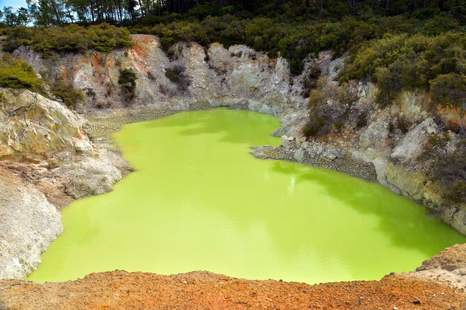 From Auckand: Waiotapu and Polynesian Spa Rotorua Day Tour - Small-group guidance makes the difference