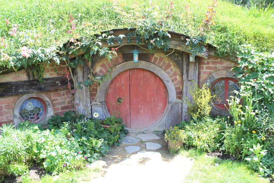 From Auckland: Hobbiton Afternoon Tour - Getting to Hobbiton: meal time, Shires Rest, and the Green Dragon drink