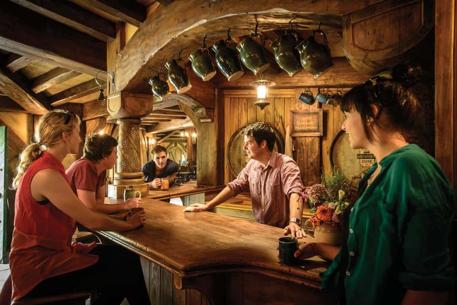 From Auckland: Hobbiton Movie Set Trip with Guided Tour - Who this Hobbiton day trip is best for