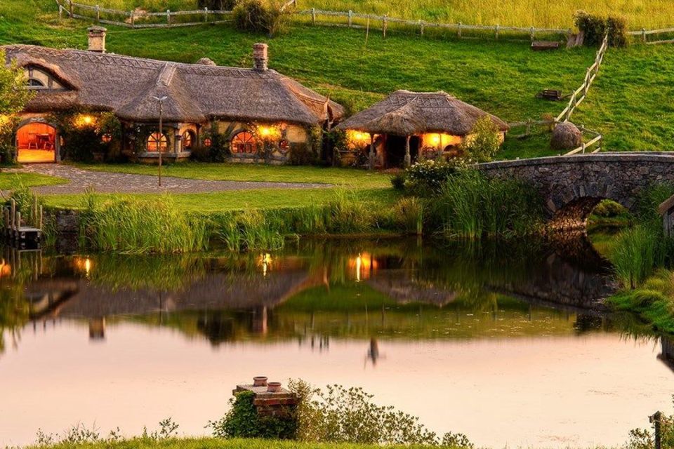 From Auckland: Hobbiton & Waitomo Caves Full-Day Trip - Extra surprises: Ostrich and Emu stops can pop up