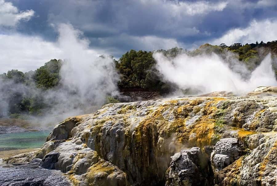 From Auckland: Rotorua Māori Village & Activity Combinations - Practical tips for sulphur, shoes, and being comfortable