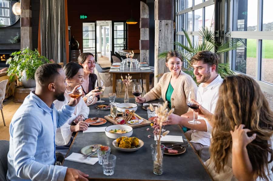 From Auckland: Taste Of Waiheke Island Day Tour - Batch Winery: the lunch-and-wine anchor of the day