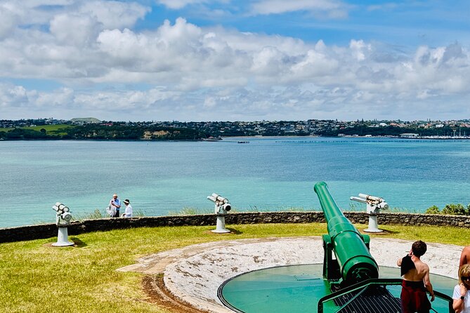 Full-Day Auckland Discovery - Auckland Harbour Bridge: a landmark you’ll feel in your bones