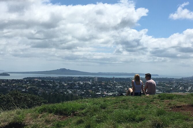 Full-Day Grand Auckland Volcanoes Tour - Lake Pupuke and Takapuna Beach: freshwater crater and lava coast near the water