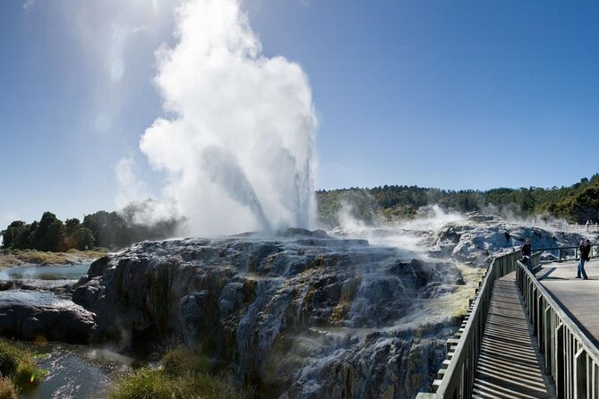 FULL DAY ROTORUA TOUR - Fully Customisable 13 hours Unlimited KMS - Your Custom Route: Building a Rotorua and Taupō Day That Fits Your Group