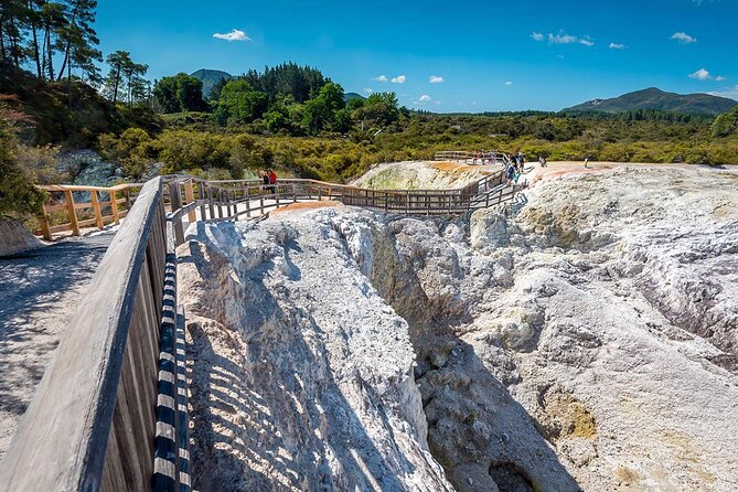 FULL DAY ROTORUA TOUR - Fully Customisable 13 hours Unlimited KMS - Taupō Volcanic Country: Waimangu, Craters of the Moon, Spa Thermal Park, and Lake Taupō