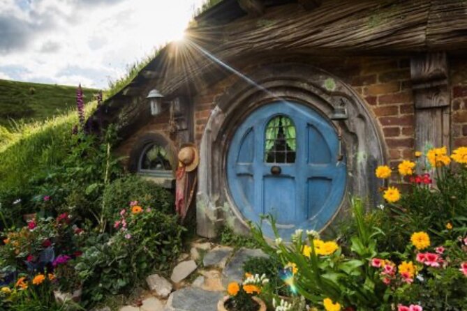 Hobbiton and Waitomo Caves Arrive in Comfort and Style - Key things that make this day trip work