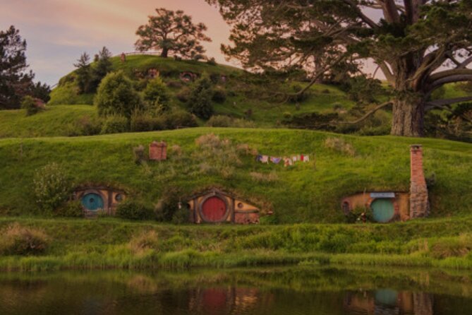 Hobbiton and Waitomo Caves Arrive in Comfort and Style - Waitomo Glowworm Caves: a boat ride through the dark