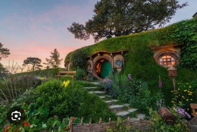 Hobbiton and Waitomo Caves Arrive in Comfort and Style - The Green Dragon Inn stop: a small included perk that feels on-theme