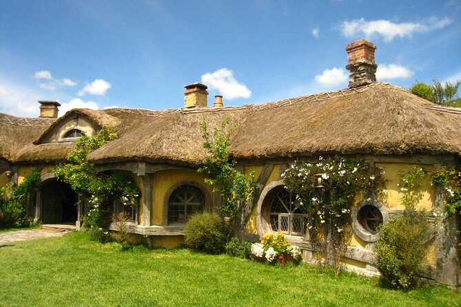 Hobbiton and Waitomo Caves Small Tour from Auckland - Who should book, and who should skip