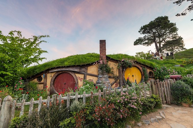 Hobbiton Movie Set Banquet Experience Private Tour From Auckland - Lantern-lit Hobbiton walk: photos and atmosphere after dark