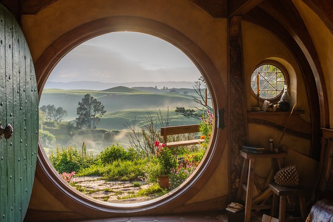 Hobbiton Movie Set Banquet Experience Private Tour From Auckland - Price, scheduling, and who it makes the most sense for