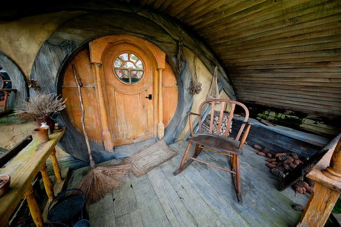 Hobbiton Movie Set day tour From Auckland - Pickup, WiFi, and comfort: how the ride sets the tone