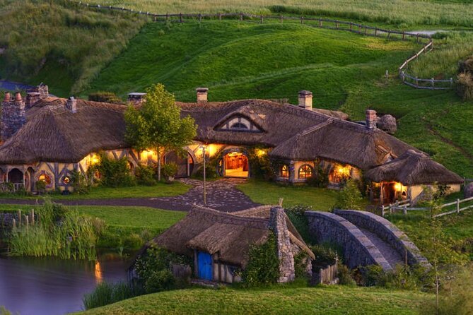 Hobbiton Movie Set Guided Tour small group from Auckland - Auckland to Hobbiton without the driving headache