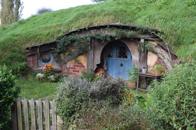 Hobbiton Movie Set Small Group Day Tour from Auckland - Green Dragon Inn: the Drink Stop That Actually Feels Like Part of the Story