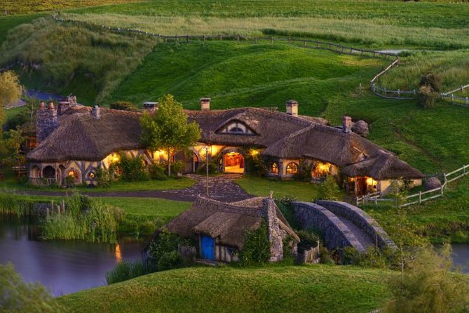 Hobbiton Movie Set Small Group Fully Guided Day Tour from Auckland - The Early Drive That Sets Up Better Light and Less Waiting